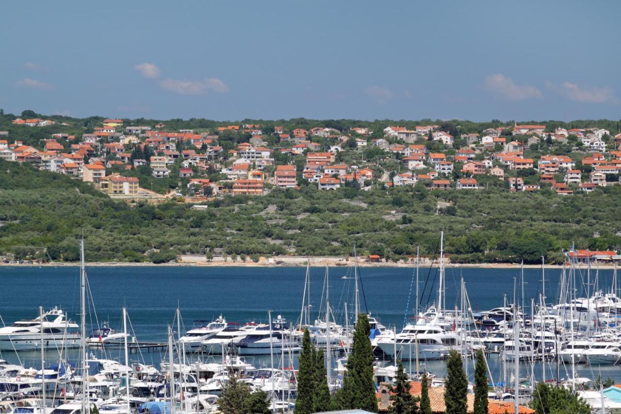 Apartments With A Parking Space Kornic, Krk - 415 Exterior foto