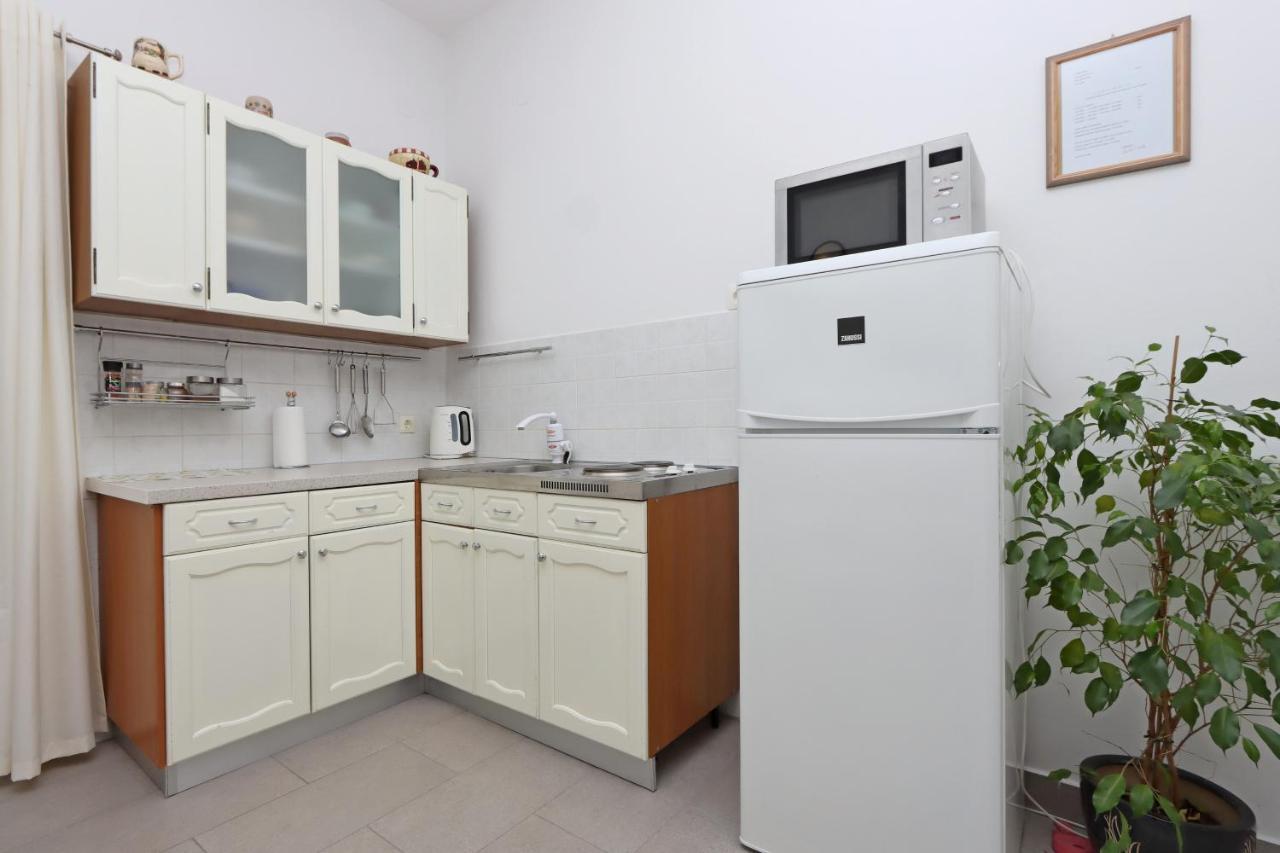 Apartments With A Parking Space Kornic, Krk - 415 Exterior foto