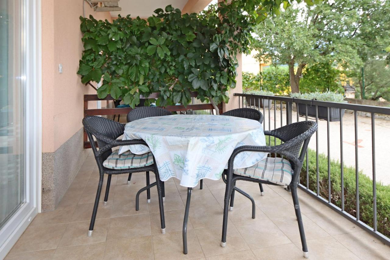 Apartments With A Parking Space Kornic, Krk - 415 Exterior foto